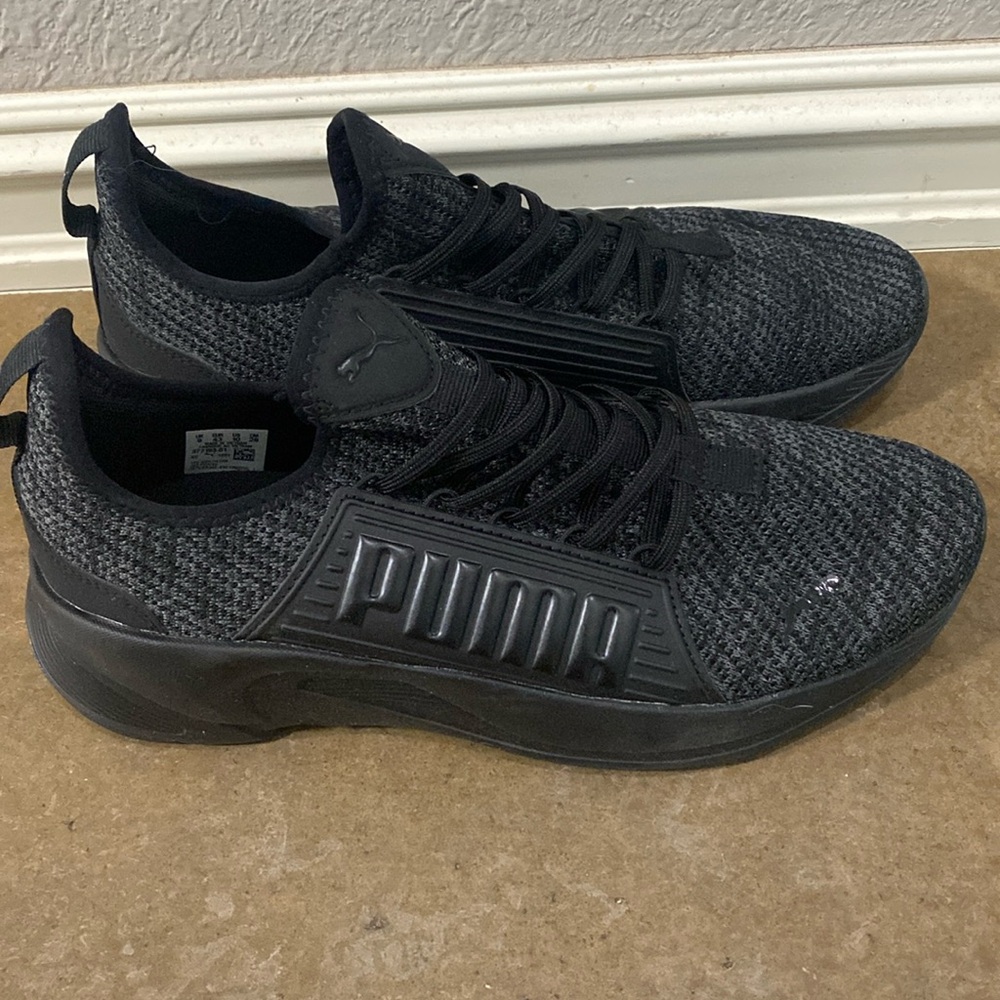 Puma men’s never worn sneakers